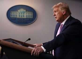 Tarifas recíprocas do governo Trump geram preocupações no setor varejista