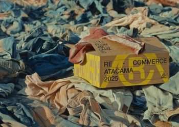 Re-commerce do Atacama: tudo sobre o projeto criado para tirar roupas descartadas do deserto