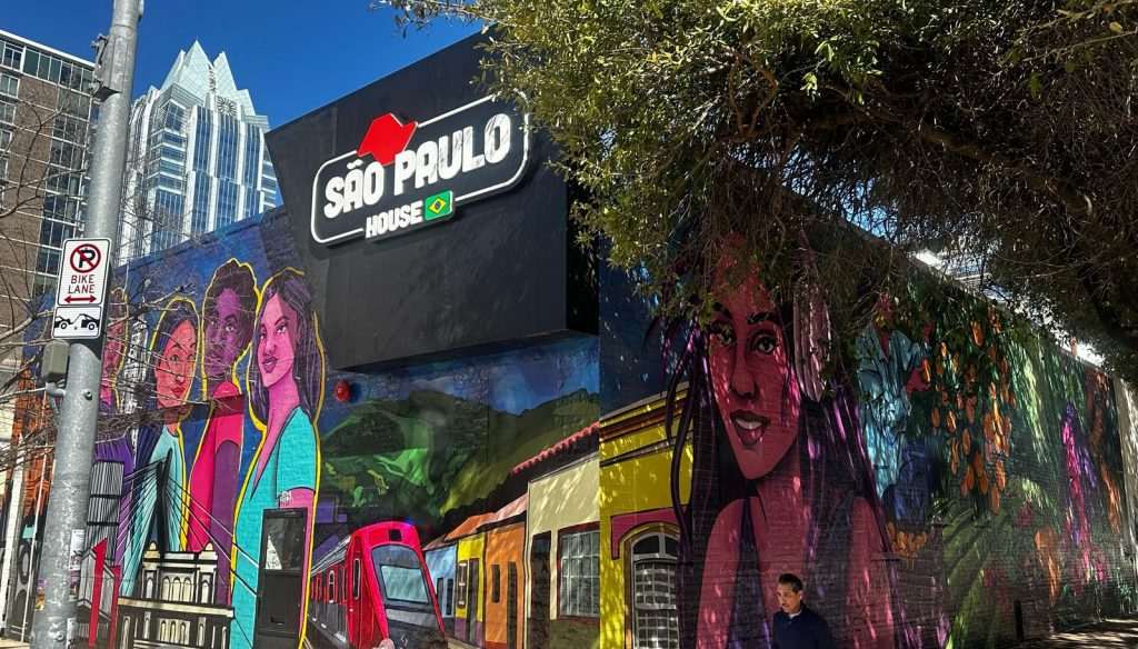 Palestras, transmissões de painéis e shows vão marcar a SP House na SXSW 2025