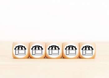 Cacau Show, O Boticário, Market4u e outras grandes redes: quanto custa abrir uma franquia?