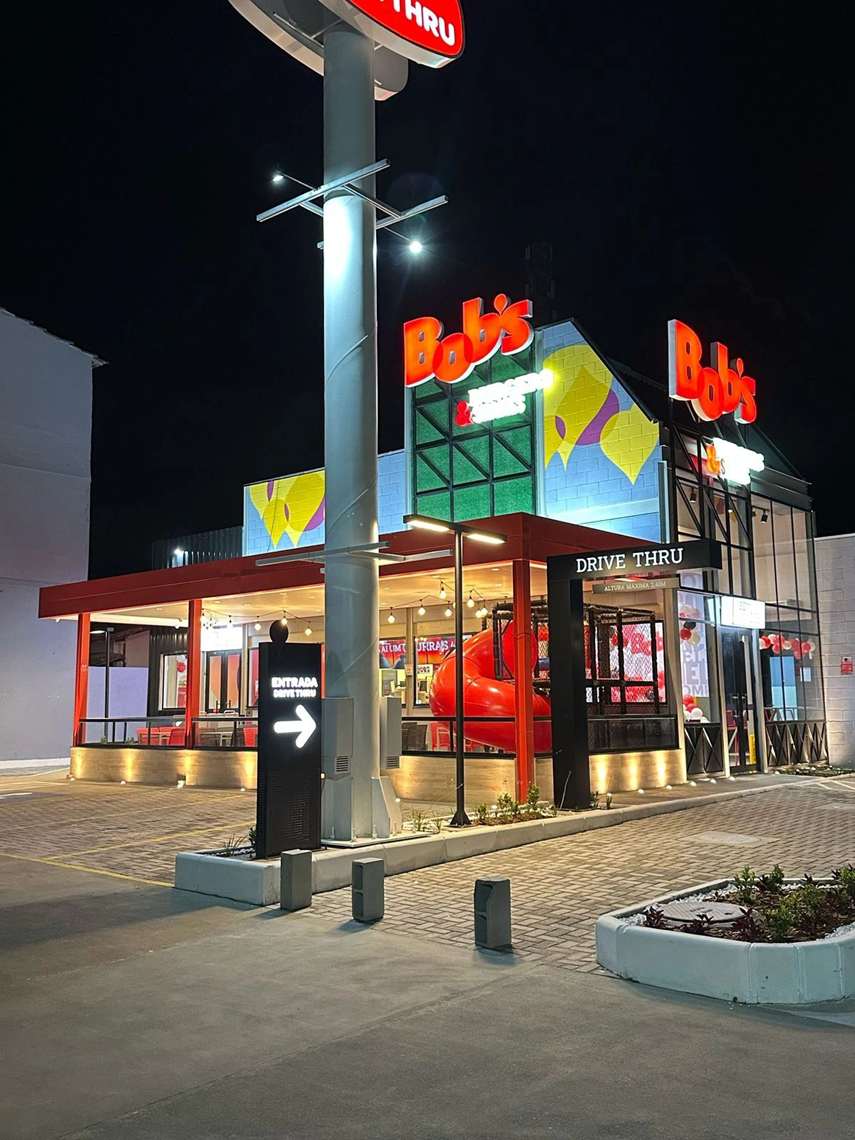 Bob's abre primeiro drive-thru em Cabo Frio e prevê aumento de 15% nas operações no RJ