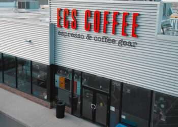 Flagship ECS Coffee aposta em imersão no mundo do café para encantar clientes