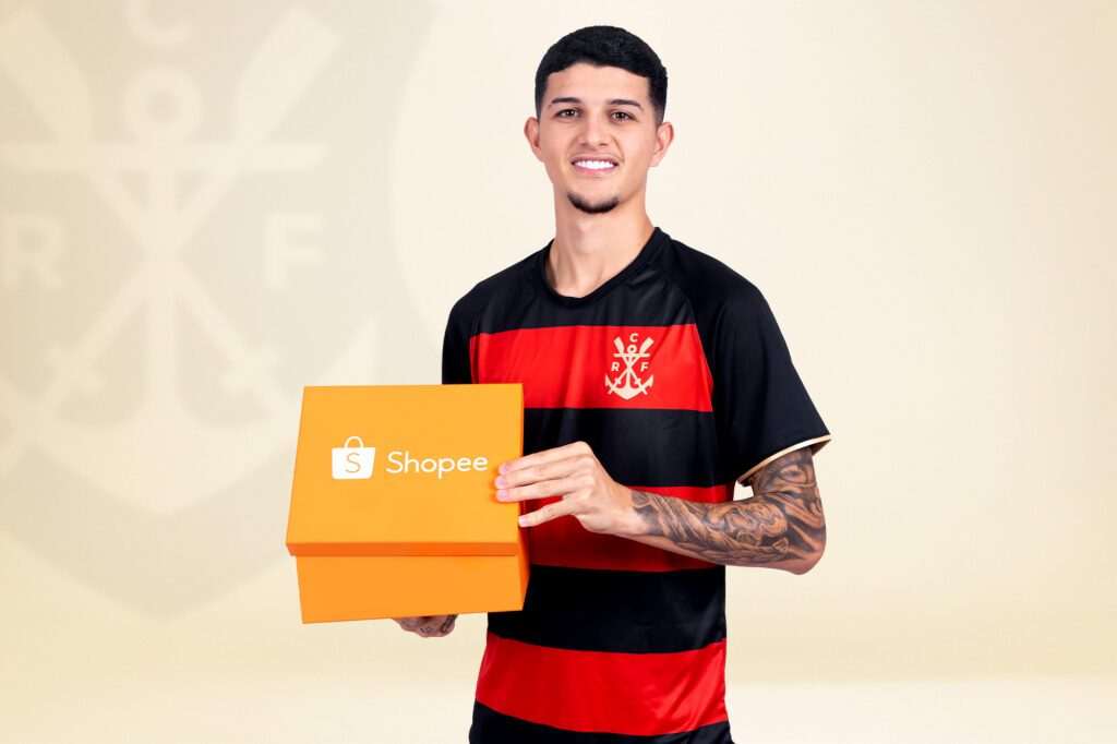 Shopee e Flamengo lançam camiseta retrô em edição especial para celebrar os 130 anos do clube