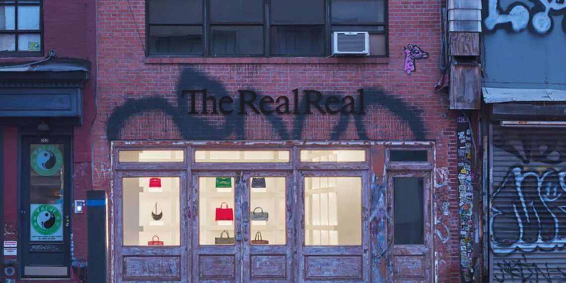 Pop-up da The RealReal em NY inova com campanha contra falsificação de artigos de luxo