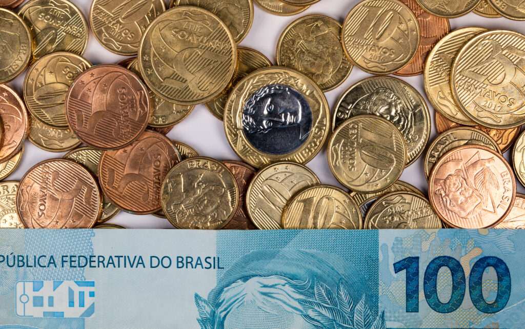 Atividade econômica brasileira cresce 0,4% em fevereiro e acumula 3,8% em 12 meses