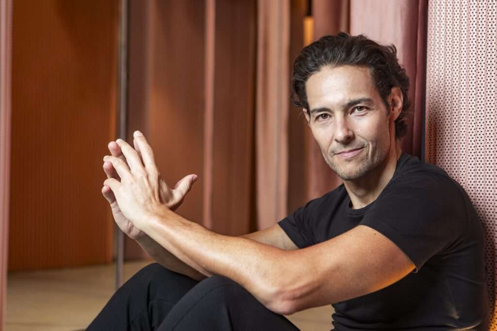 Cuidadores, fisioterapia e monitoramento 24 horas: como é o prédio para idosos lançado em SP