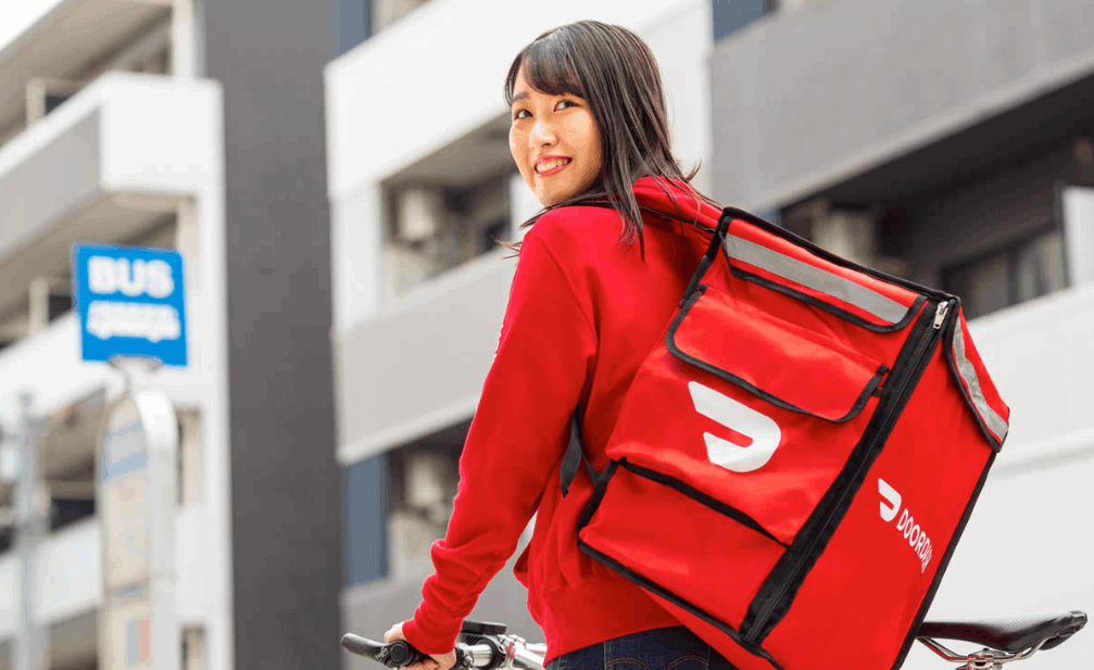 DoorDash compra Deliveroo por US$ 3,86 bi e SevenRooms por US$ 1,2 bi