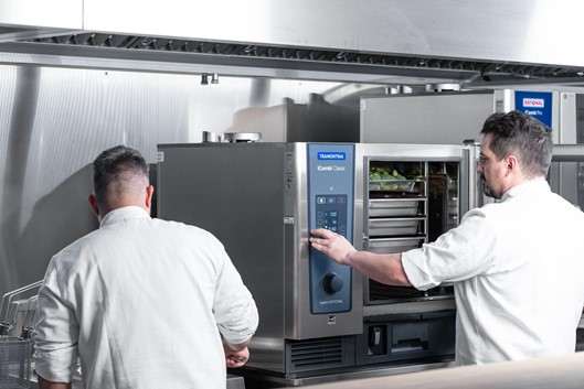 Tramontina leva chefs e mixologistas para estande interativo na Fispal Food Service