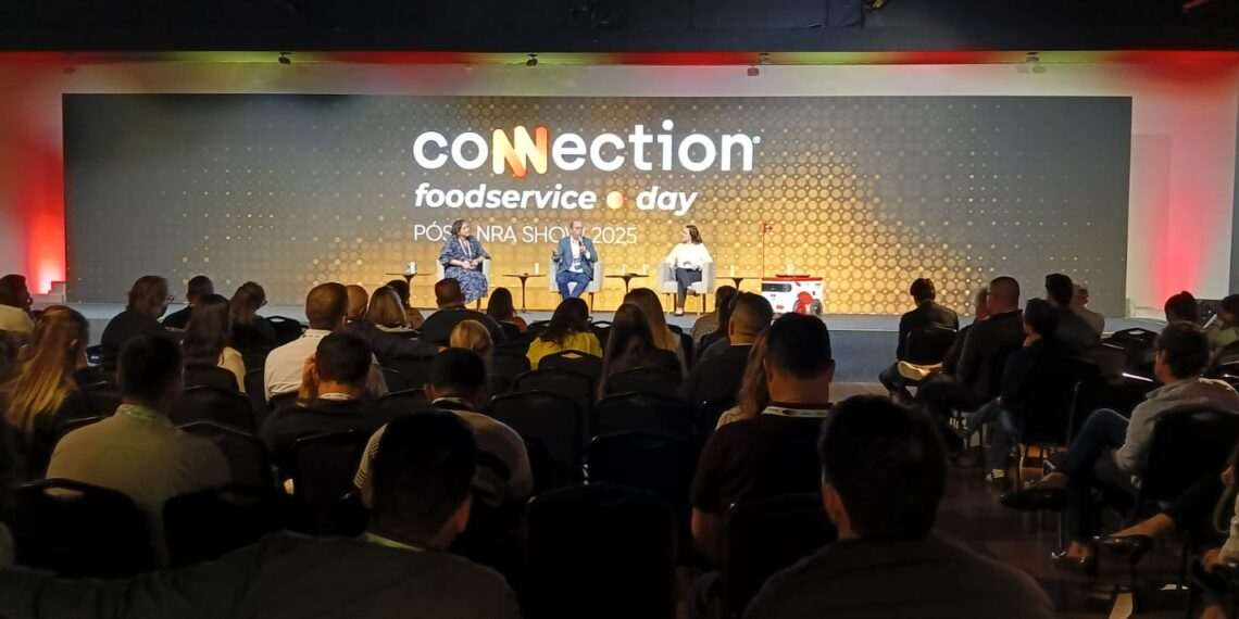 Em seu primeiro evento após retornar ao Brasil, CEO do Outback homenageia Peter Rodenbeck