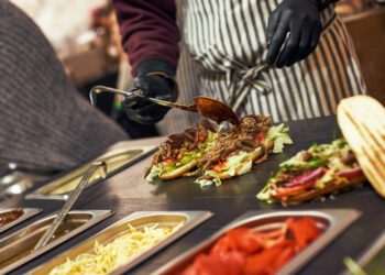 Outback, iFood e Chilli Beans debatem futuro da alimentação no Connection Foodservice