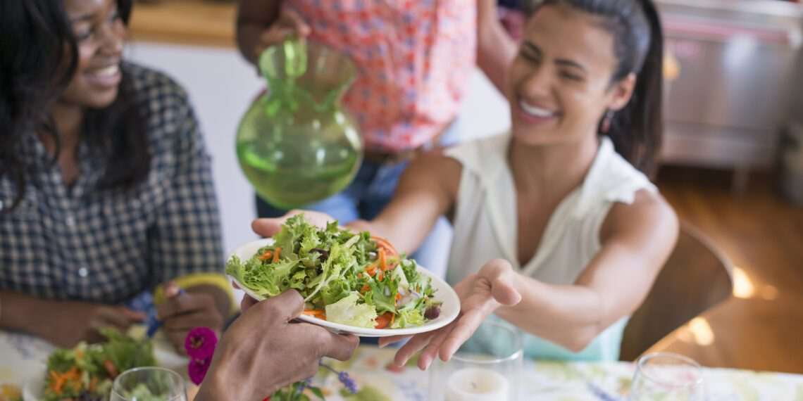 Consumo de alimentos saudáveis cresce, enquanto o de bebidas alcoólicas cai