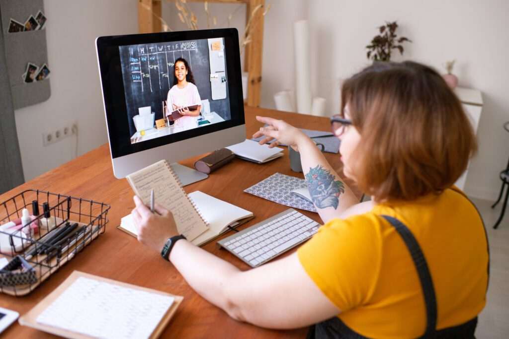 Sebrae e Shopee lançam plataforma gratuita para capacitar pequenos empreendedores no e-commerce