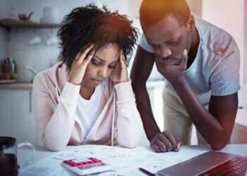 Varejo em alerta: consumidores voltam à inadimplência e consumo deve cair