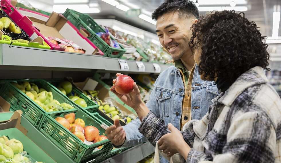 Custo de cesta básica ideal para uma pessoa chega a R$ 432 em abril