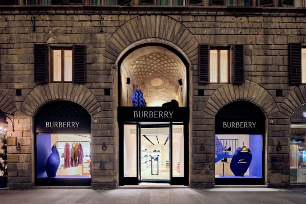 Burberry Group planeja demitir 1,7 mil funcionários