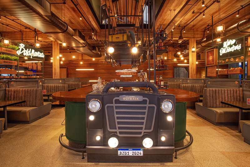 Estreando o novo conceito da marca, Outback inaugura unidade no Shopping Metrô Tatuapé