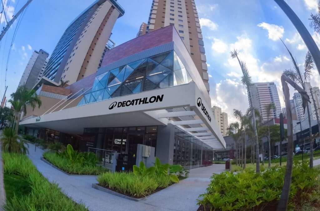 Decathlon inaugura 50ª loja no Brasil com nova identidade visual global