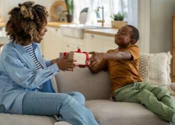 Dia das Mães: gasto médio com presente deve ser de R$ 298, diz Sebrae