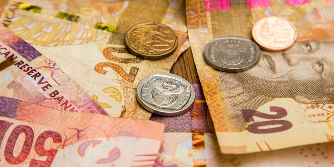 Câmara aprova reajuste de 9% para servidores em 2025, com impacto de R$ 17,9 bilhões