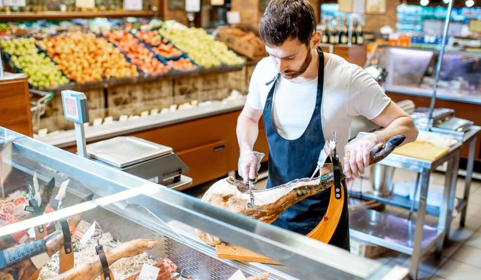 Abras diz que supermercados sofrem para preencher as 350 mil vagas de emprego abertas