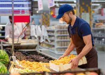 Supermercados defendem contrato de trabalho por hora