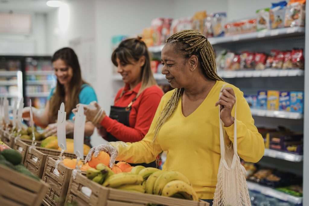 Vendas crescem em supermercados e restaurantes