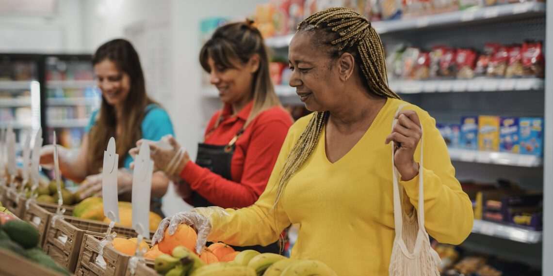 Vendas crescem em supermercados e restaurantes