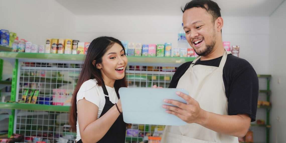 Confiança no comércio cresce e varejistas retomam planos de contratação e investimento