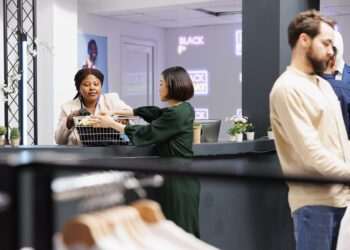 Vendas do comércio crescem 0,6% em abril, aponta índice da Stone