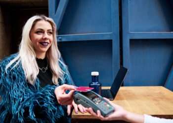 Visa e Stone levam "Click to Pay" a 2,8 milhões de estabelecimentos