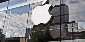 Apple lidera vendas de smartphones na China em abril e maio após 3 anos de queda
