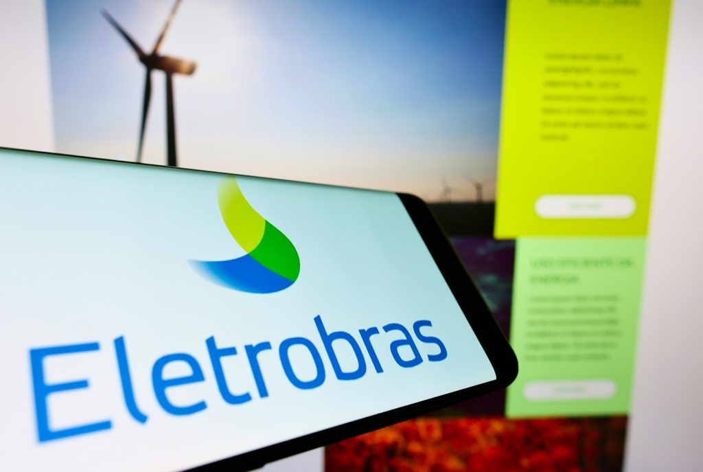 Eletrobras completa três anos de privatização com entregas, mas ações ainda patinam