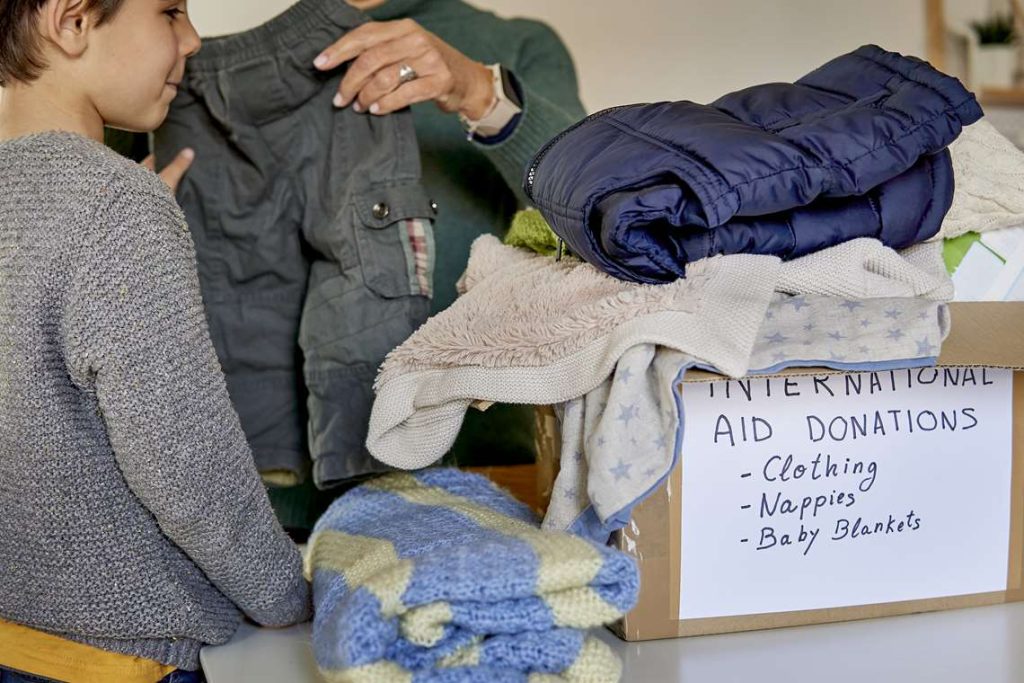 Logística solidária: Clique Retire planeja arrecadar 10 mil agasalhos em seus smart lockers