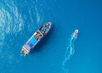 CAF investirá US$ 2,5 bi até 2030 para fortalecer economia azul sustentável na AL e Caribe