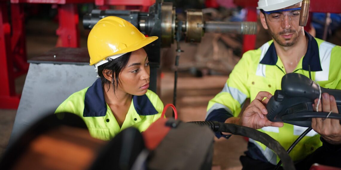 Produção industrial tem alta de 0,1% de março e acumula alta de 1,5% no ano