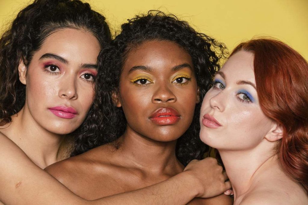É tudo ou nada: Sephora revela tendências que equilibram simplicidade e ousadia