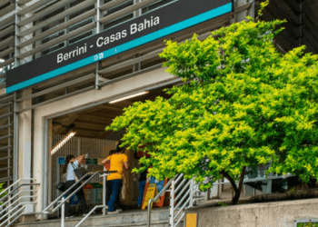 Casas Bahia adquire naming rights da estação Berrini e reforça presença na zona sul de SP