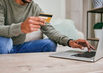 OLX, Temu e AliExpress lideram ranking de desconfiança entre consumidores