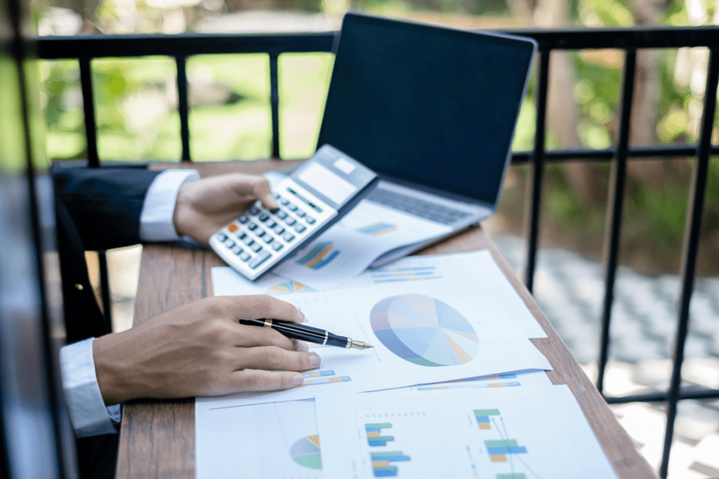 Serasa lança solução com IA para apoiar a gestão financeira de PMEs