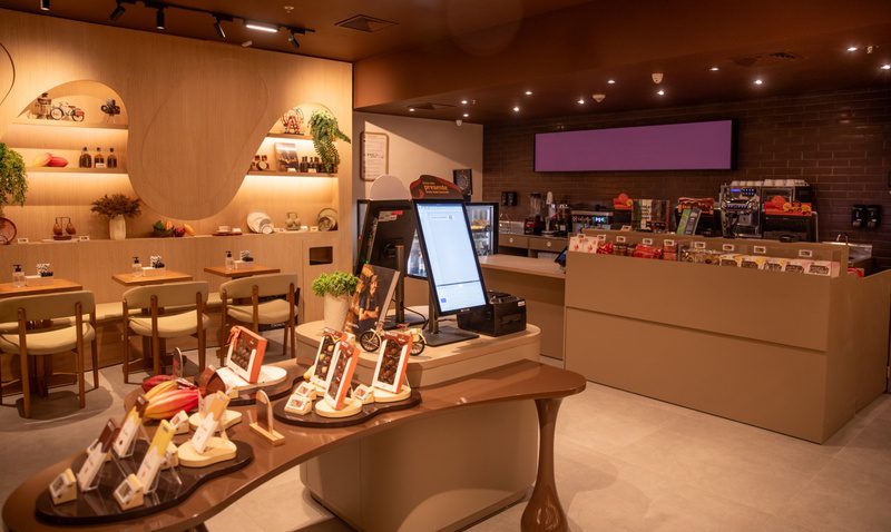 Cacau Show inaugura loja-conceito com soluções interativas e imersivas