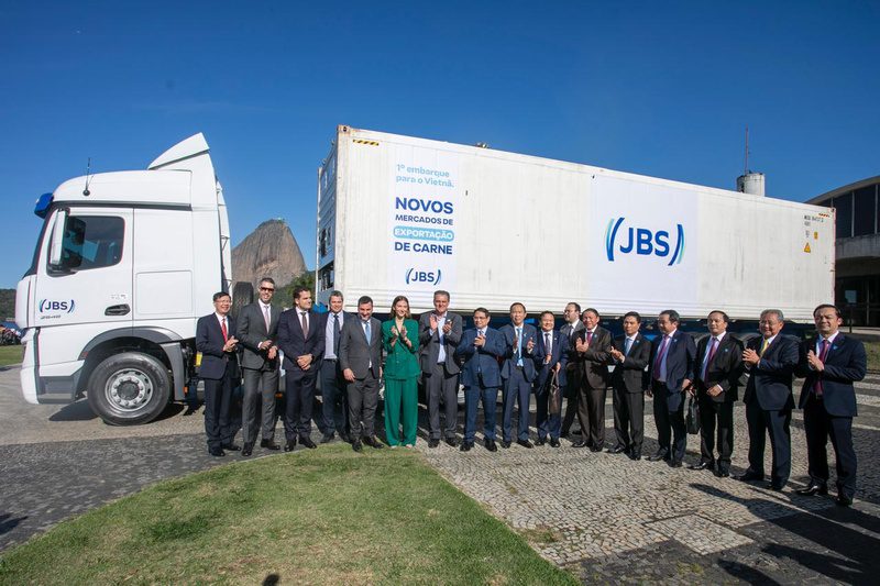 JBS faz primeiro embarque de carne bovina ao Vietnã