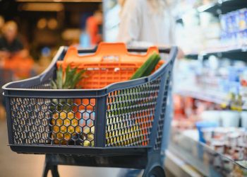 Cesta básica tem custo menor em 11 capitais, mostra Dieese