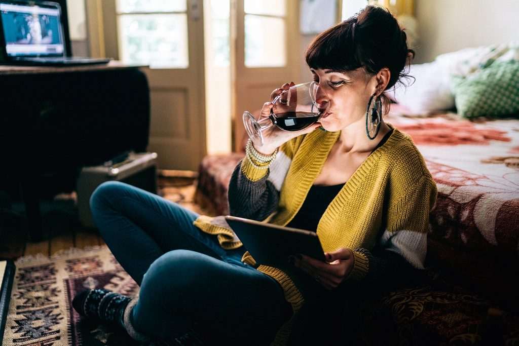 Empresas de bebidas destiladas lançam associação para estimular consumo responsável