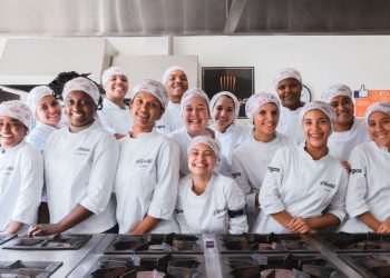 Rede St Marche lança novo pão de queijo em suas padarias e ajuda projeto de ONG