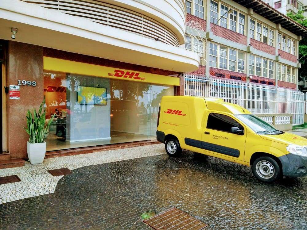 DHL e Clique Retire