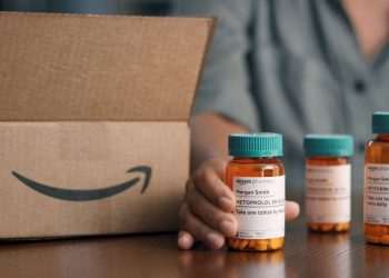 Após anúncio de farmácia online da Amazon, CVS e Walgreens veem ações caírem