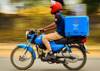 Domino’s Pizza lança aplicativo exclusivo para entregador; ideia é chegar a 300 lojas