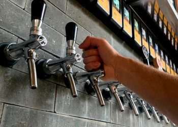 Setor de bares e restaurantes aposta em novas tecnologias para voltar a crescer