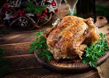 Brasileiros que vão comemorar Natal devem gastar, em média, R$ 225 com a ceia