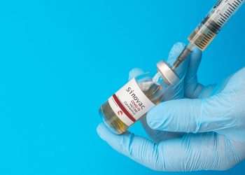 Instituto Butantan inicia produção de vacina desenvolvida em parceria com a Sinovac